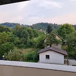 Park Ravne Apartman *