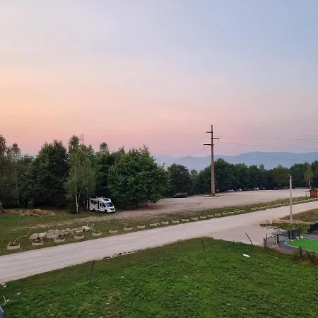 Park Ravne 아파트