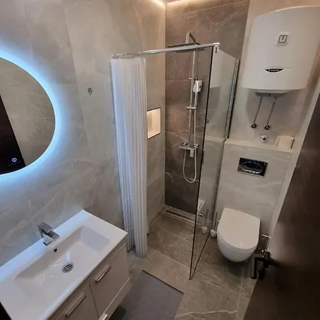 Park Ravne ויסוקו