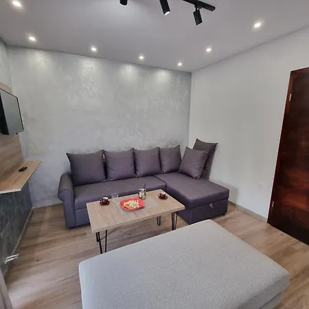 Park Ravne 아파트