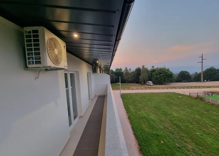 Park Ravne 公寓 维索科